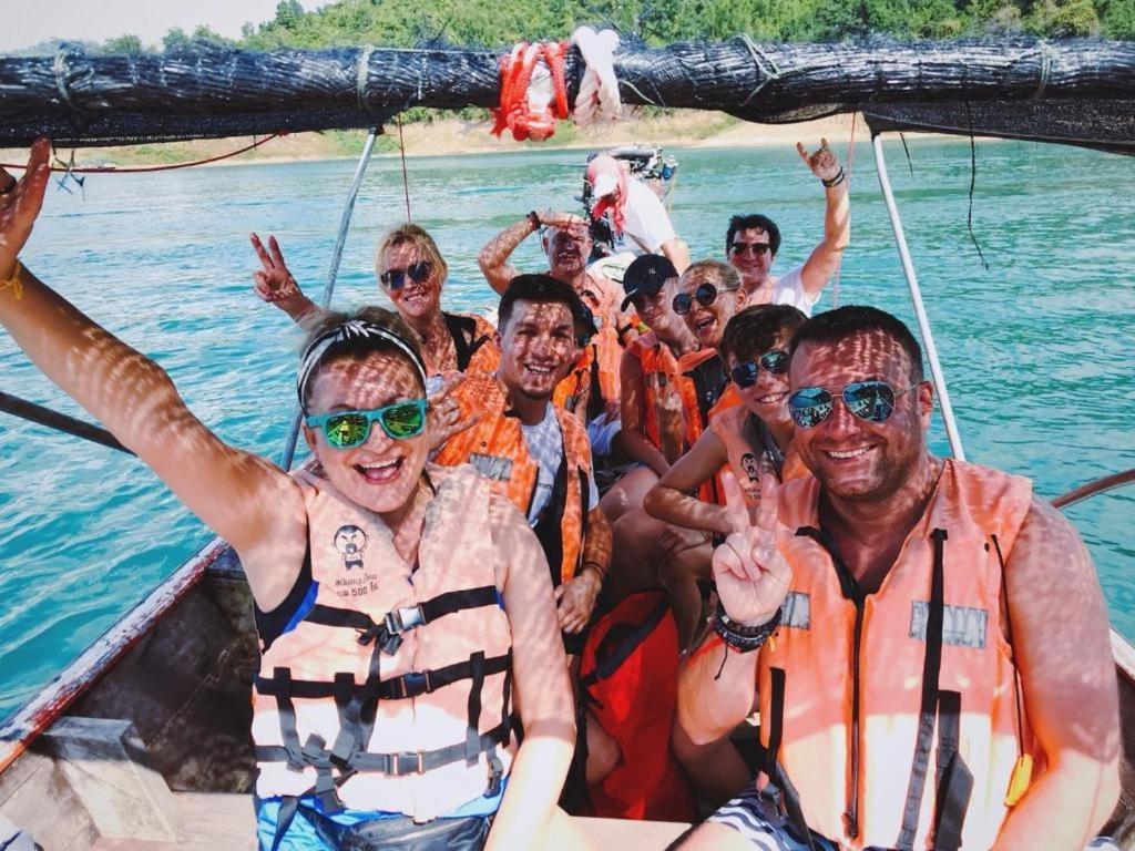 Sleepbox Hostel Suratthani Surat Thani Bagian luar foto