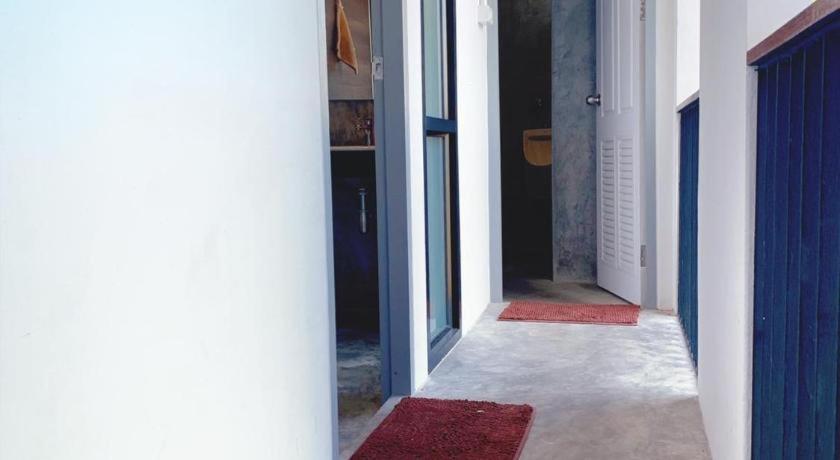 Sleepbox Hostel Suratthani Surat Thani Bagian luar foto
