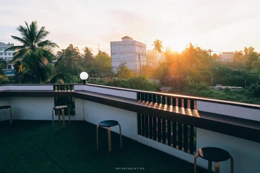Sleepbox Hostel Suratthani Surat Thani Bagian luar foto