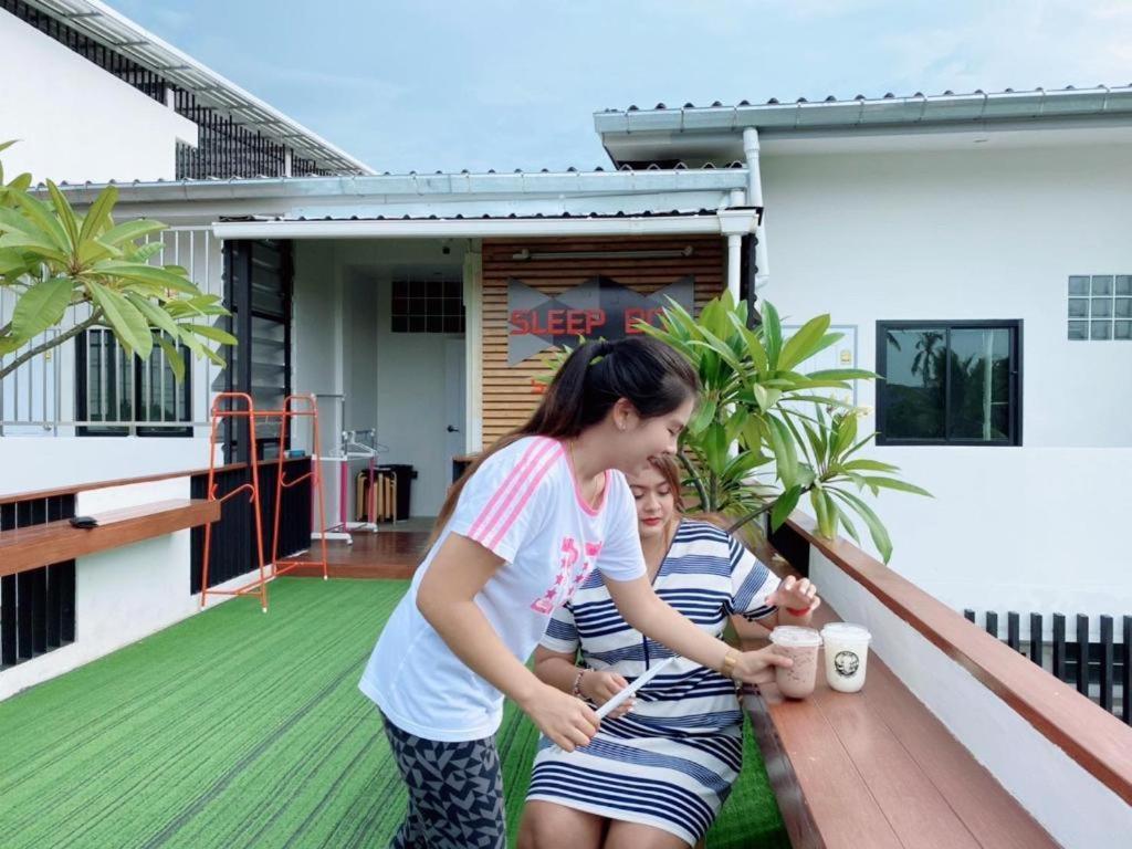 Sleepbox Hostel Suratthani Surat Thani Bagian luar foto