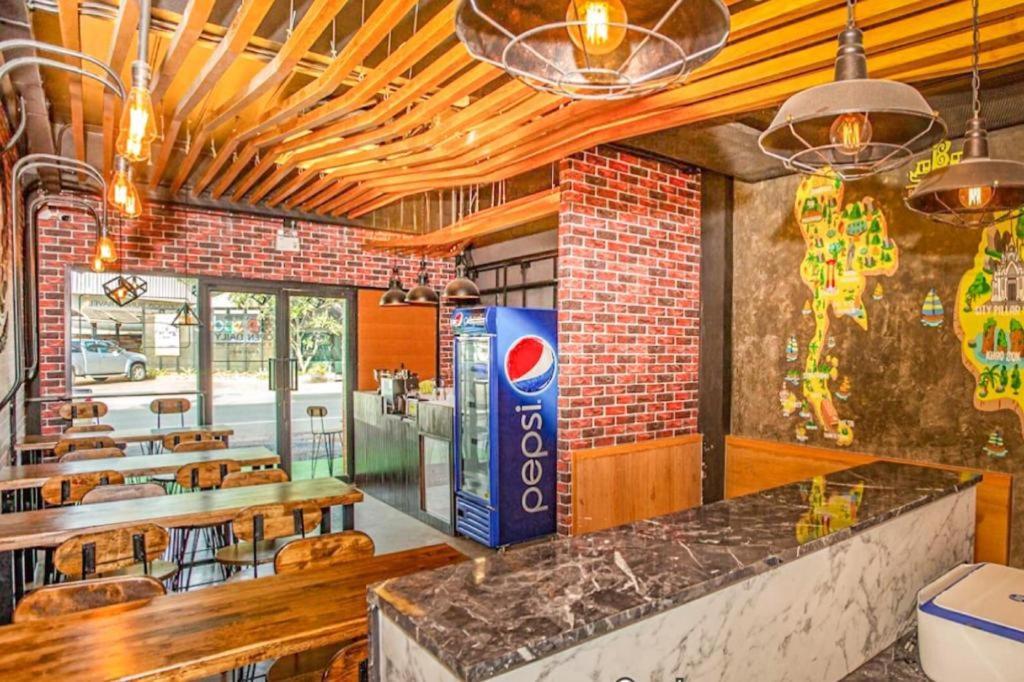 Sleepbox Hostel Suratthani Surat Thani Bagian luar foto
